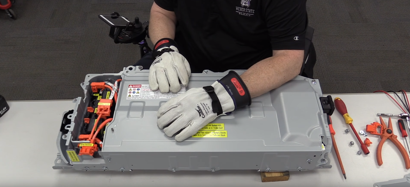 Lithium-ion battery pack for electric vehicles